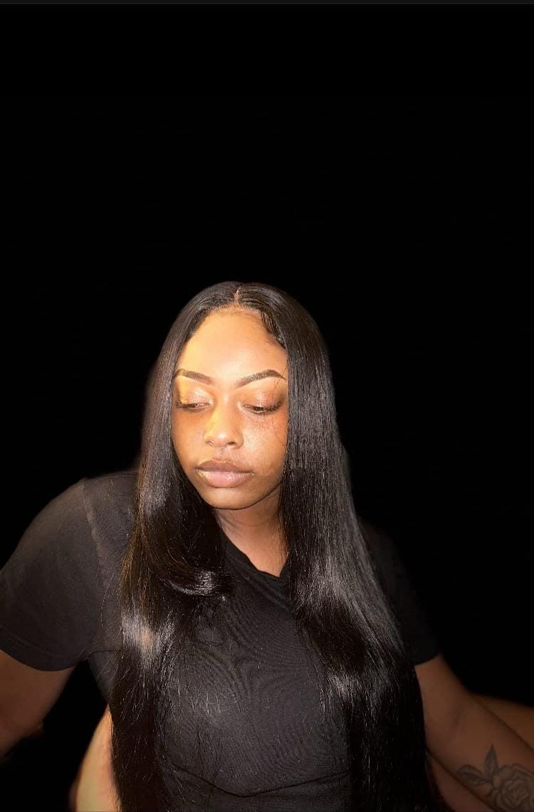 Customer photo review of Wavymy HD Lace Wear Go Wigs Dome Cap Glueless Straight 7x5 Lace Closure Wigs 180% Density