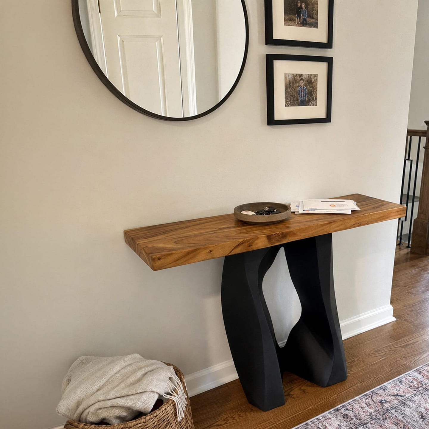 Customer photo review of Console Table for Modern Entryway, Hallway, and Living Rooms - 504 Rocky