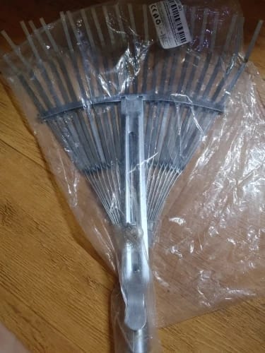 Customer photo review of Telescopic Garden Rake - Adjustable Metal Leaf Rake