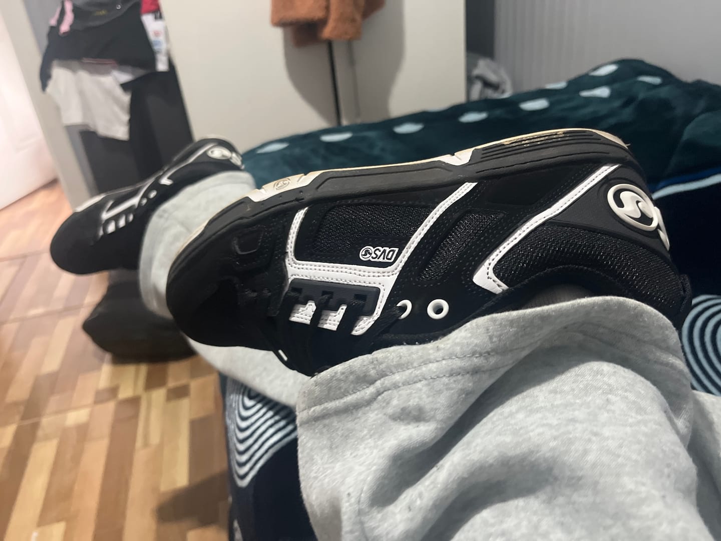 Customer photo review of Zapatillas DVS Comanche Unisex Negro