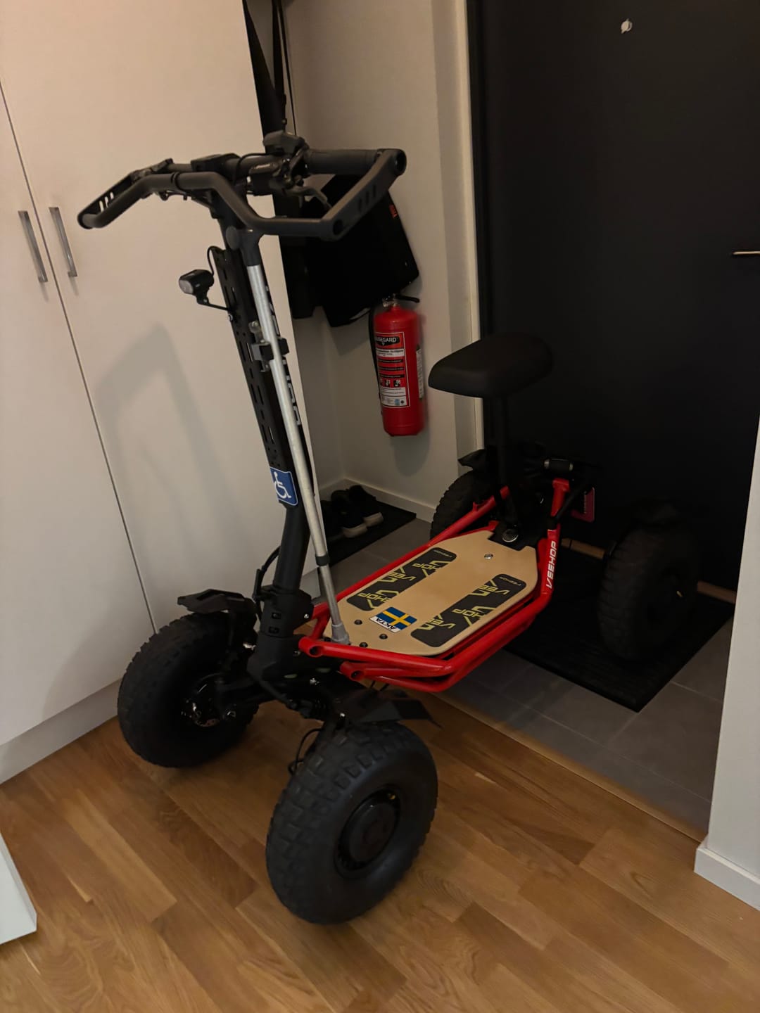 Customer photo review of Trottinette VEEHOP tout terrain à 4 roues motrices avec selle pliable 3200w / 6400w 40ah