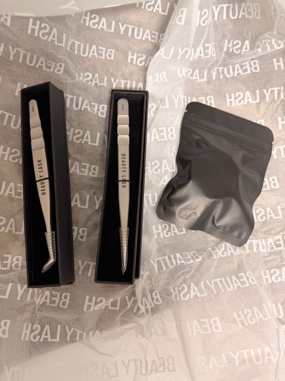 Customer photo review of Volume Tweezer Nº 01