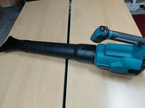 Customer photo review of Makita Leaf Blower - Cordless 3-Speed Cannon Blower
