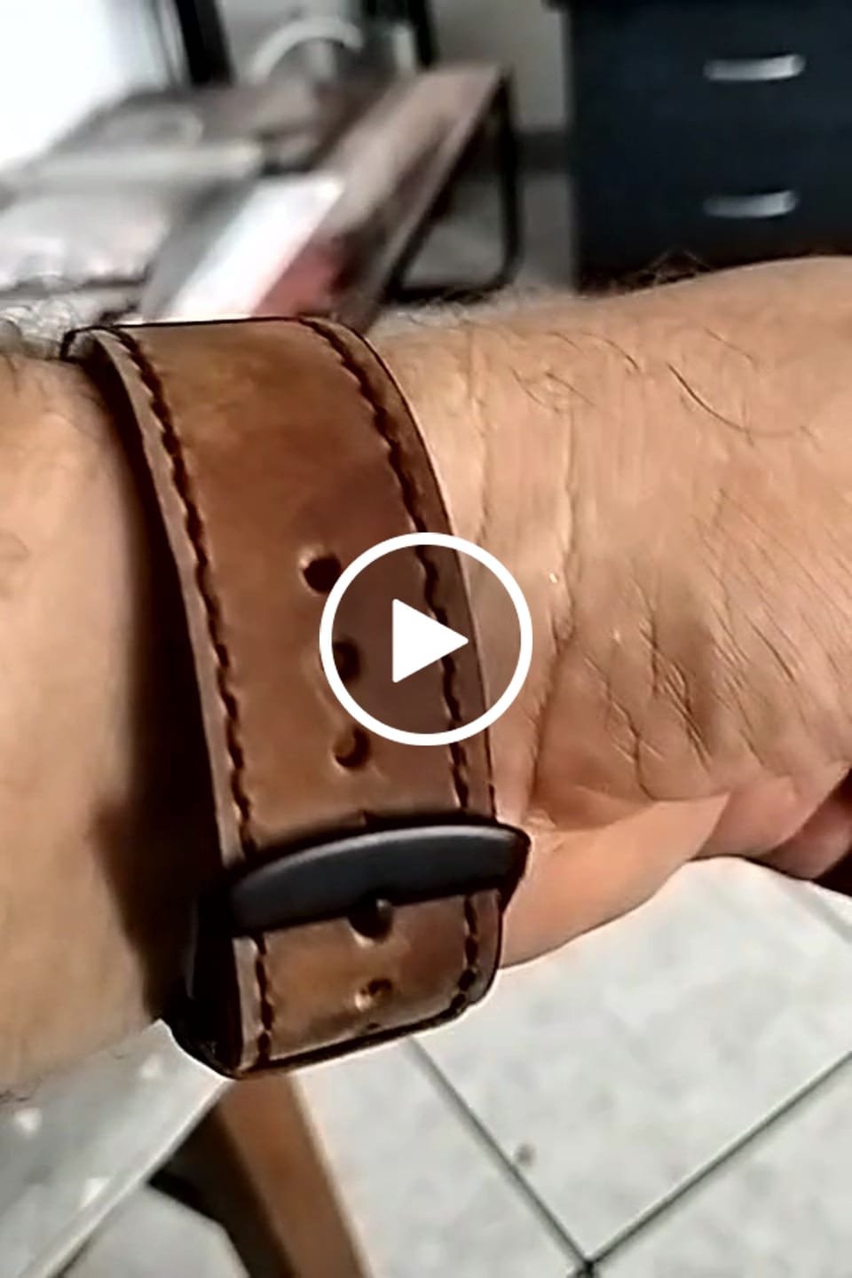 Customer video review of Curren Sofia® orologio uomo pelle