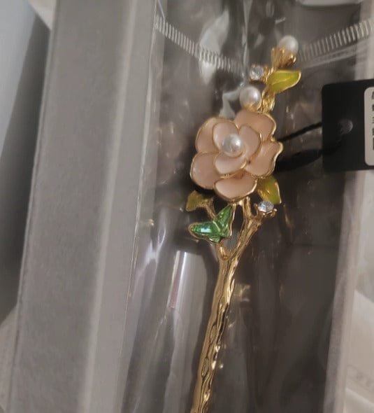 Customer photo review of Sunline Camellia Hair Stick