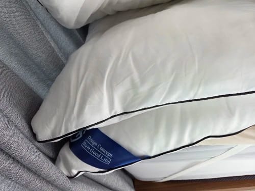 Customer photo review of Hotel Style Comforter – Lightweight Fluffy Winter Quilt
