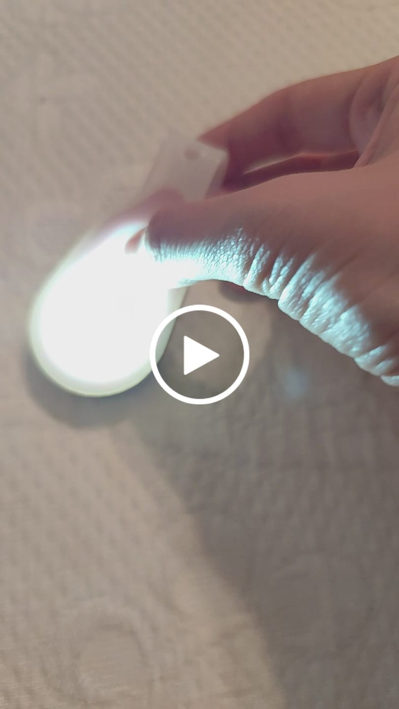 Customer video review of Linterna magnética silicona roja