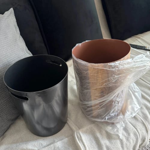 Customer photo review of Plastic Wastebasket – Retro High-Capacity Waterproof Trash Can