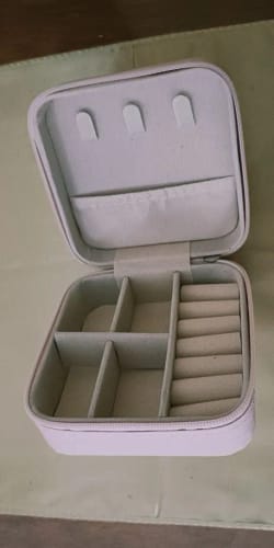 Customer photo review of Small Jewelry Box – Macaroon Style Travel Case for Studs & Rings