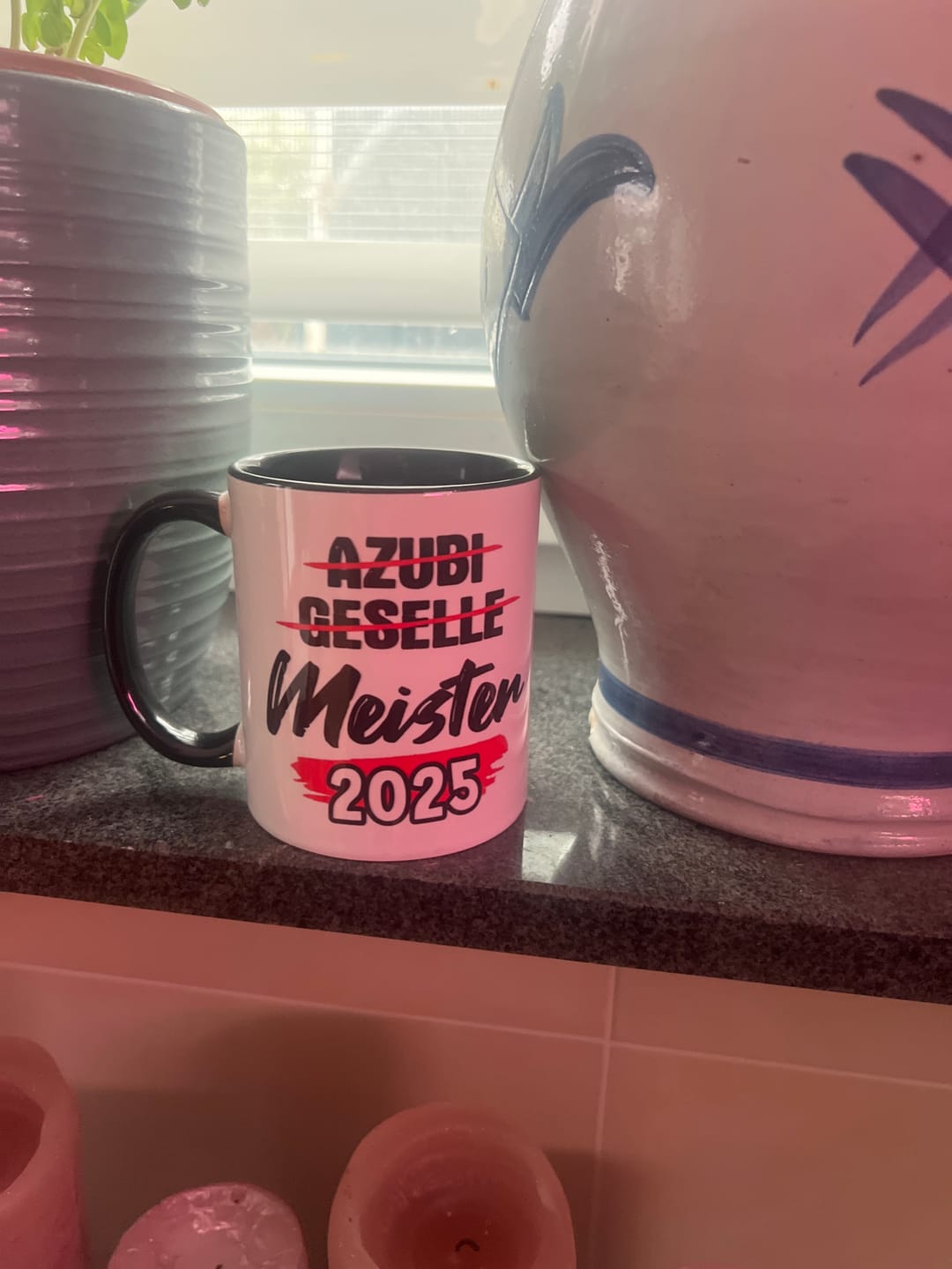 Customer photo review of Tasse Meister 2025 Geschenk Meister-Prüfung Bestanden Handwerksmeister Mechatroniker Elektroniker Mechaniker Kaffeetasse Geschenkidee Industriemeister Handwerker Kaffee-Becher