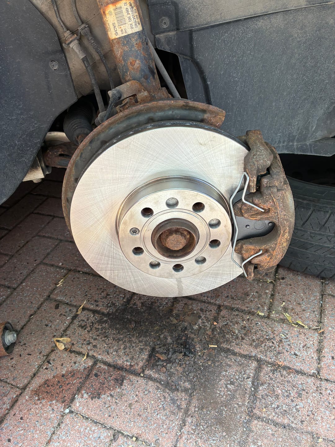 Customer photo review of Standard Brake Kit For 2009 Volkswagen Rabbit With 288mm Diameter Front Rotor K8S-101298 Transit Auto