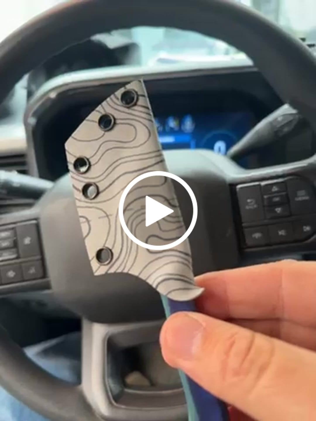 Customer video review of Lone Star Knife Lanyard – Handmade Utility & Style