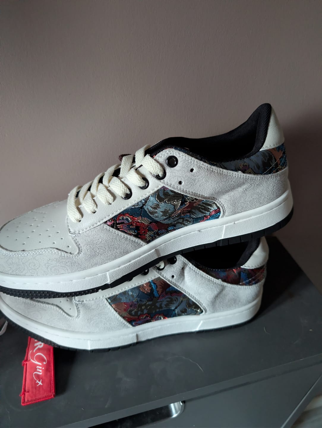 Customer photo review of Dunhuang Mythos Sneakers