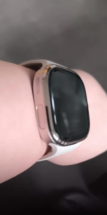 Customer photo review of Smartwatch 5G AMOLED 2,4" con fotocamera rotante