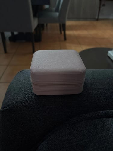 Customer photo review of Small Jewelry Box – Macaroon Style Travel Case for Studs & Rings