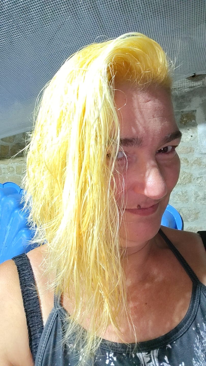 Customer photo review of Mattie Bleaching Powder (blue) 30g + Hydrogen Peroxide 12% 60ml