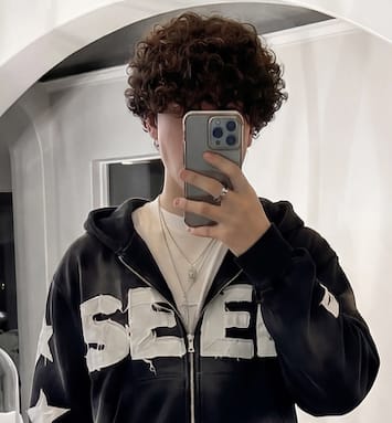 Customer photo review of SEEK ZIPUP