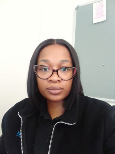 Customer photo review of Vietnamese Super Double Drawn Bone Straight 5x5 Glueless Closure 10" Natural Black Wig
