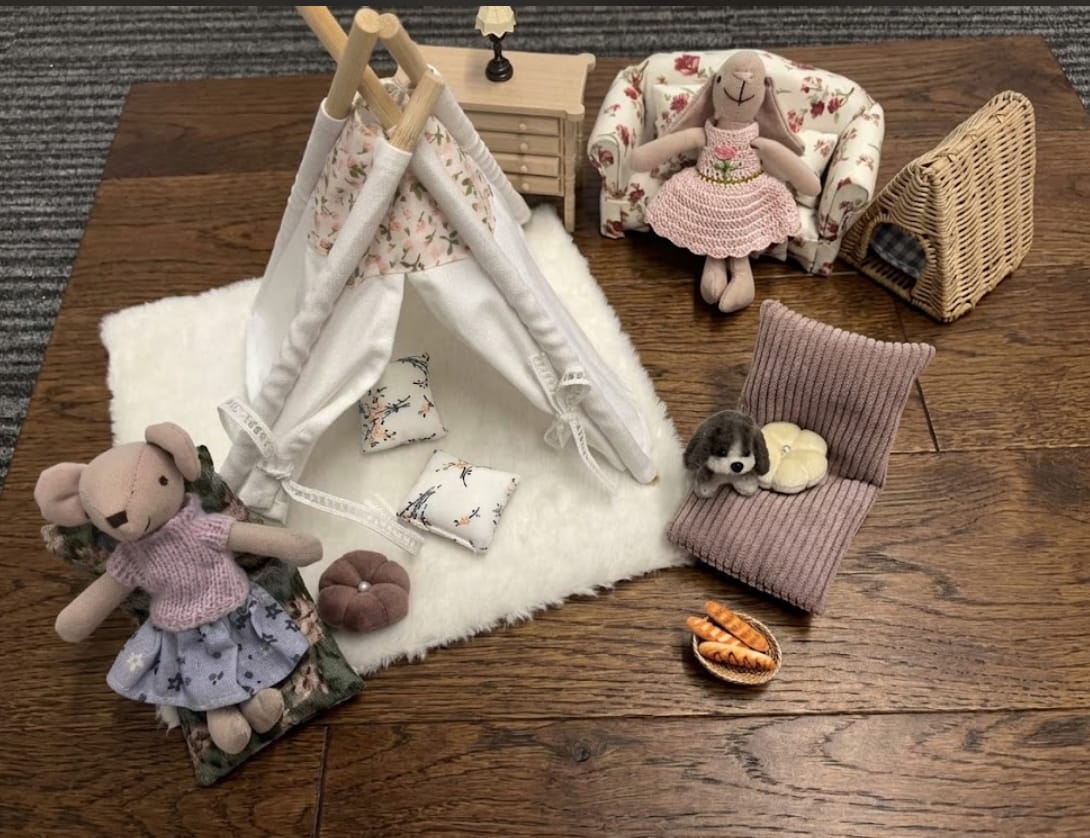 Customer photo review of 1:12 Scale Dollhouse Miniature Room Box - Rainy Day Fort in the Living Room