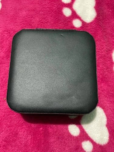 Customer photo review of Small Jewelry Box – Macaroon Style Travel Case for Studs & Rings