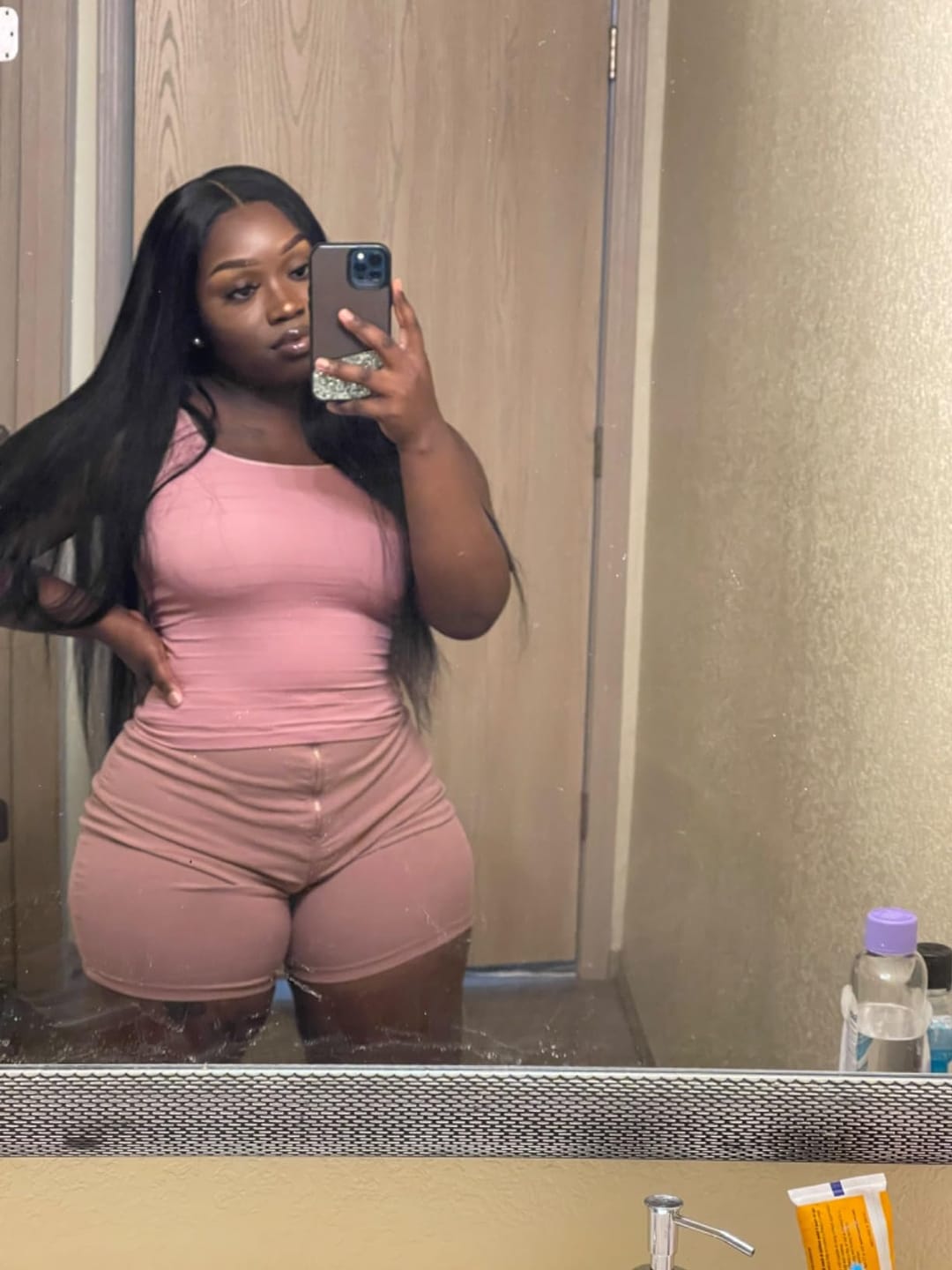 Customer photo review of Wavymy Pre-Cut 13x6 Max Lace Frontal Wig Drawstring Wear & Go Wigs Dome Cap Glueless Wigs 180% Density
