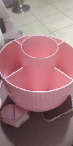 Customer photo review of Rotating Makeup Storage – 360° Desktop Cosmetic Organizer
