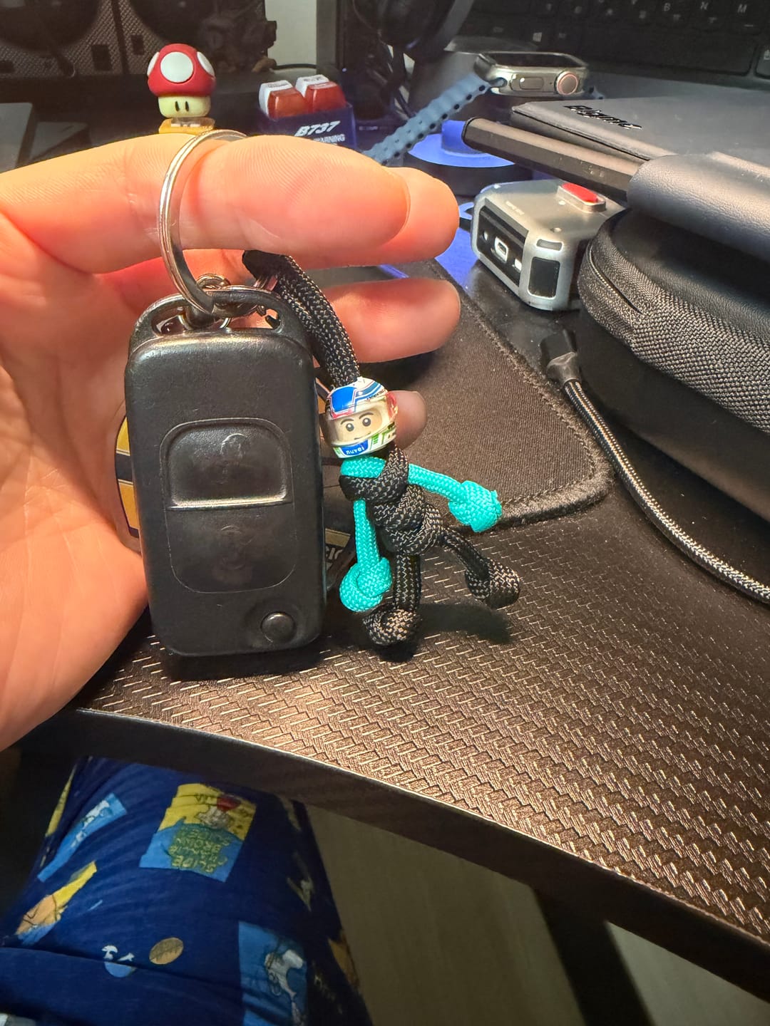 Customer photo review of Kimi Paracord Buddy Keychain