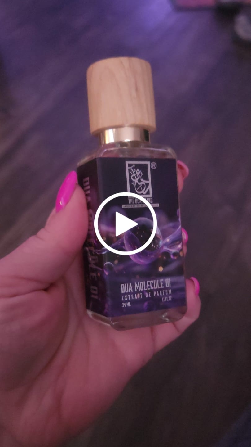 Customer video review of Dua Molecule 01