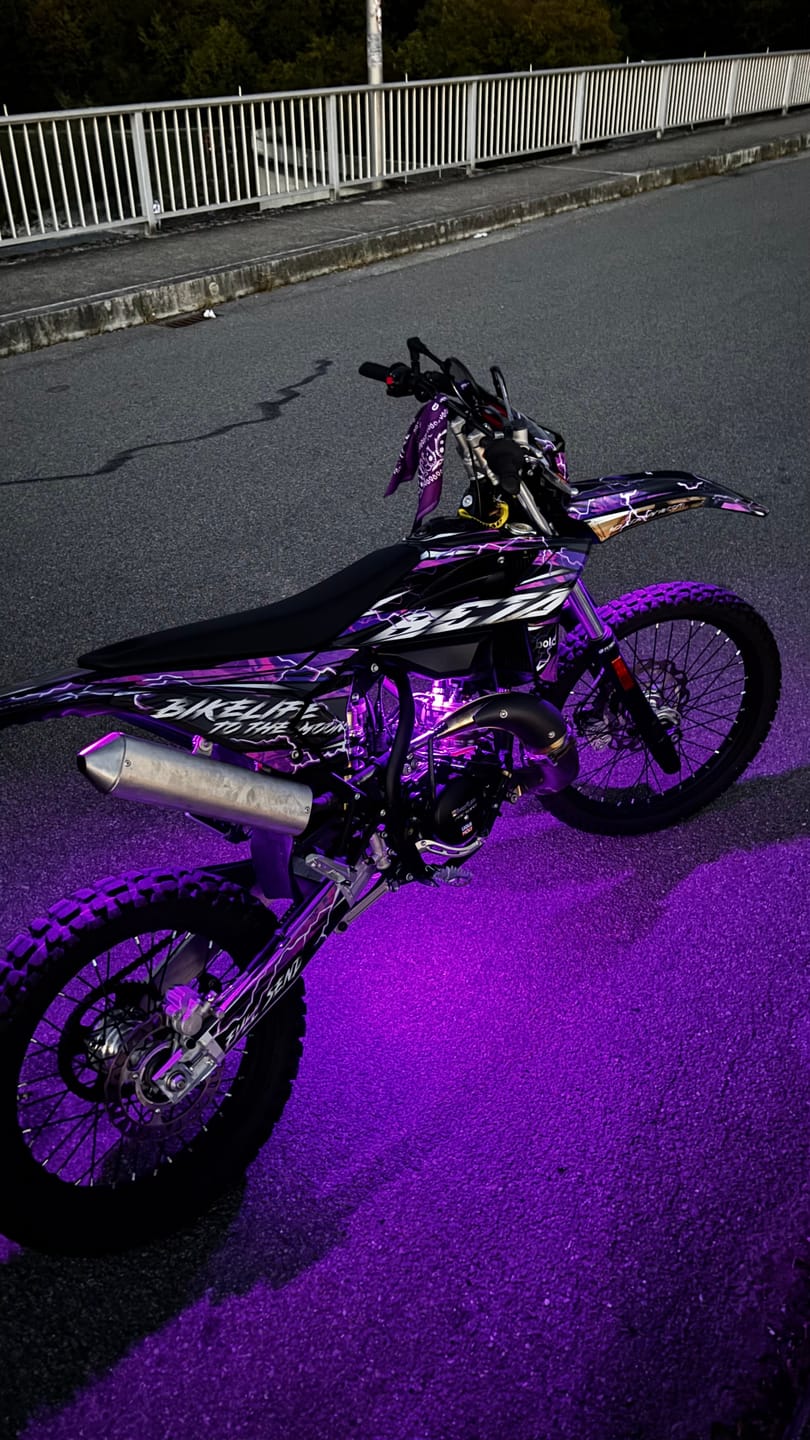 Customer photo review of bold. SWIFT MX GLOVES - Black Edition