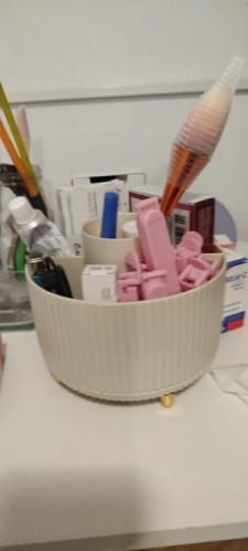 Customer photo review of Rotating Makeup Storage – 360° Desktop Cosmetic Organizer