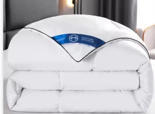 Customer photo review of Hotel Style Comforter – Lightweight Fluffy Winter Quilt