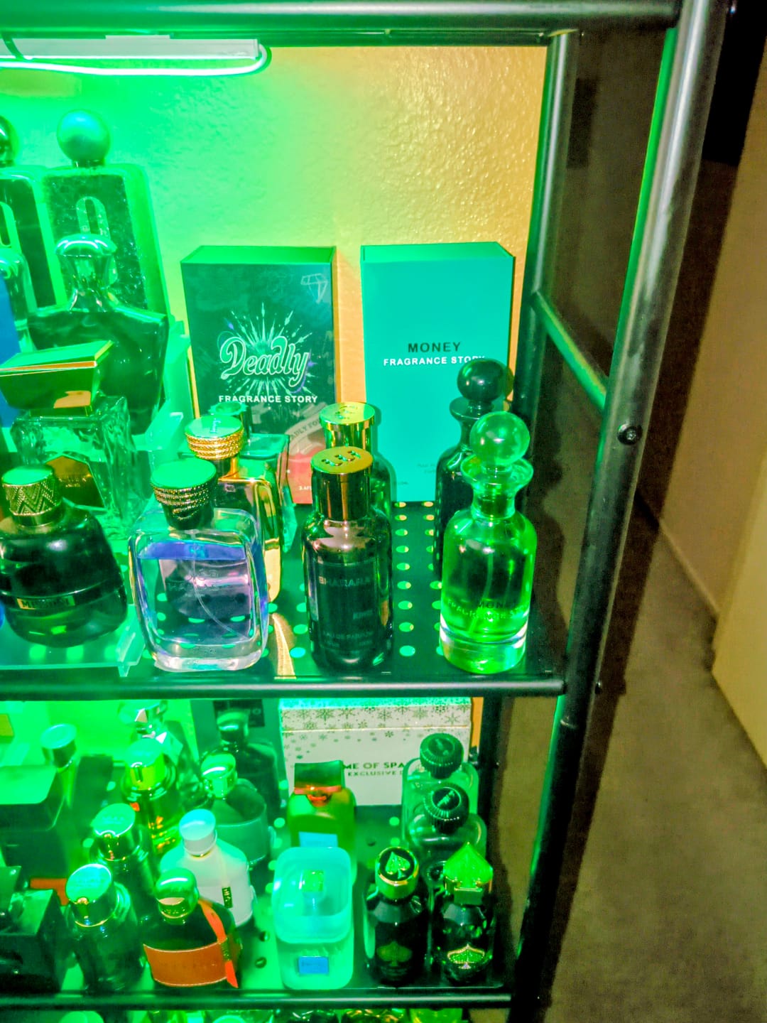 Customer photo review of Fragrance Story Money Eau De Parfum 3.4 oz for Men
