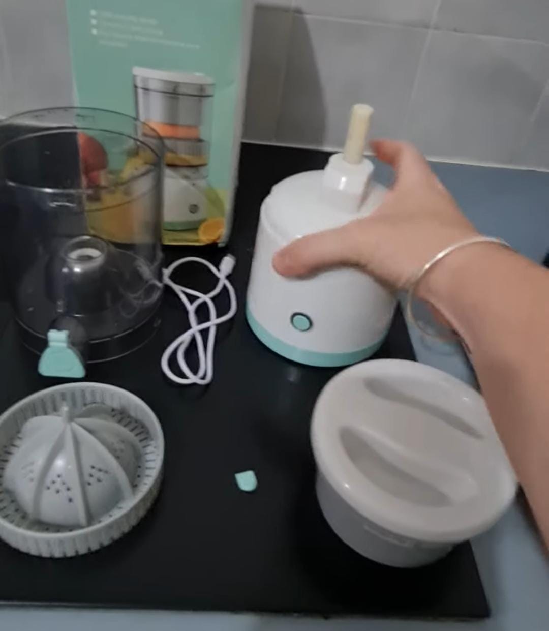 Customer photo review of Electric Wireless Portable Juicer