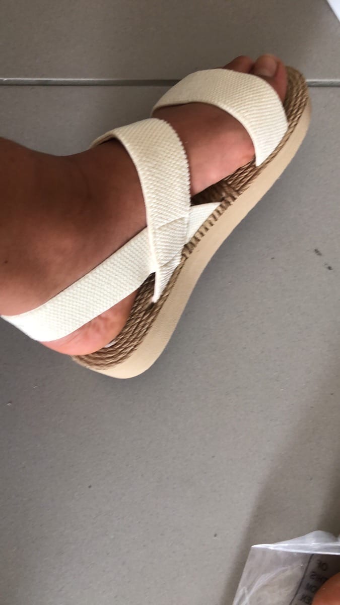 Customer photo review of Sandales compensées à brides élastiques