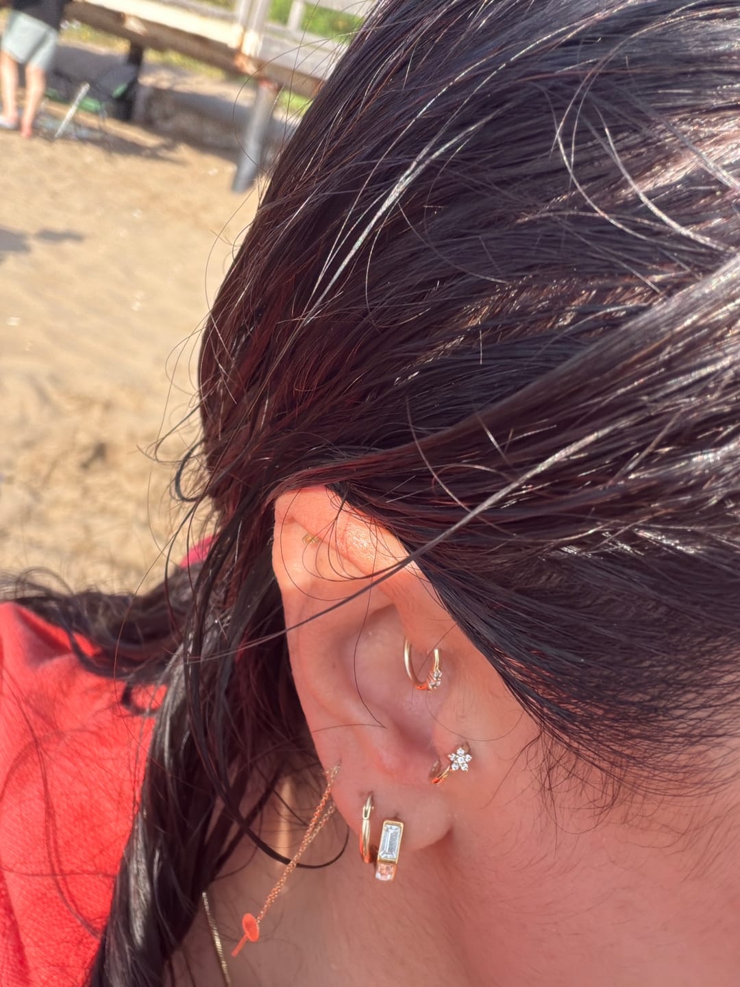 Customer photo review of Orion Çiçek Taşlı Halka Piercing