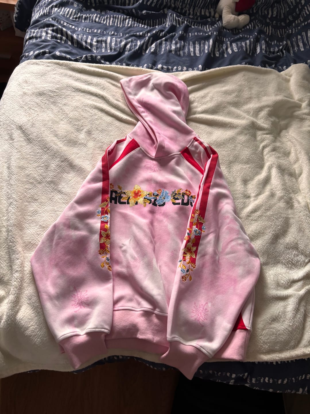 Customer photo review of Aelfric Eden Oversized Color Blocking Floral Graphic Pullover Hoodie
