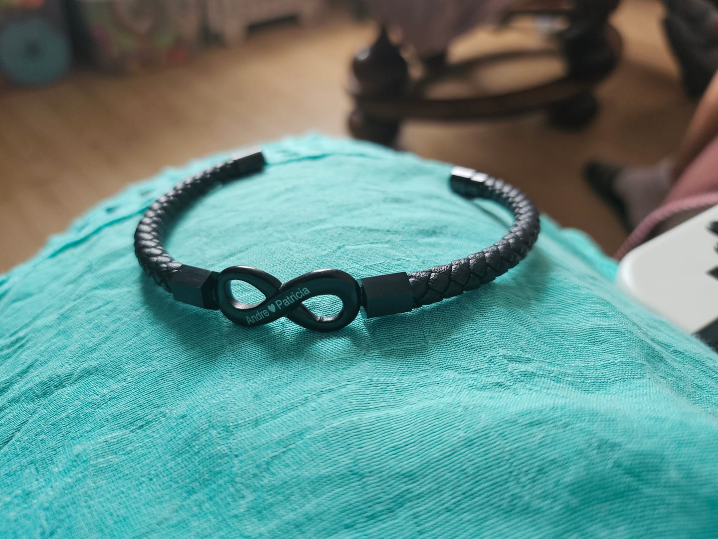 Customer photo review of Bracelet Personnalisé « À Mon Mari »