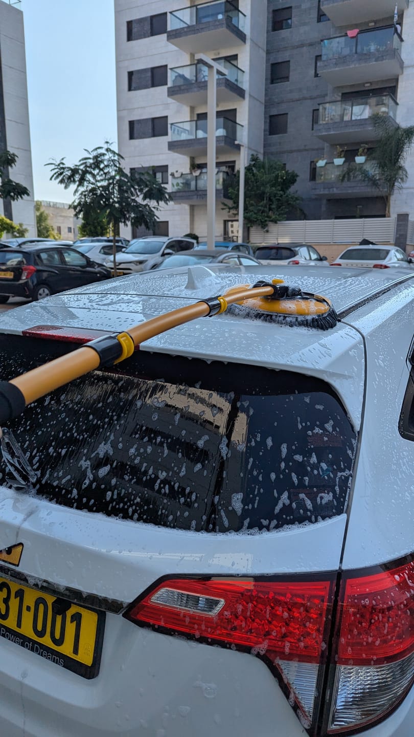Customer photo review of שמפו ווקס קרמי לרכב Meguiar's 1.42L