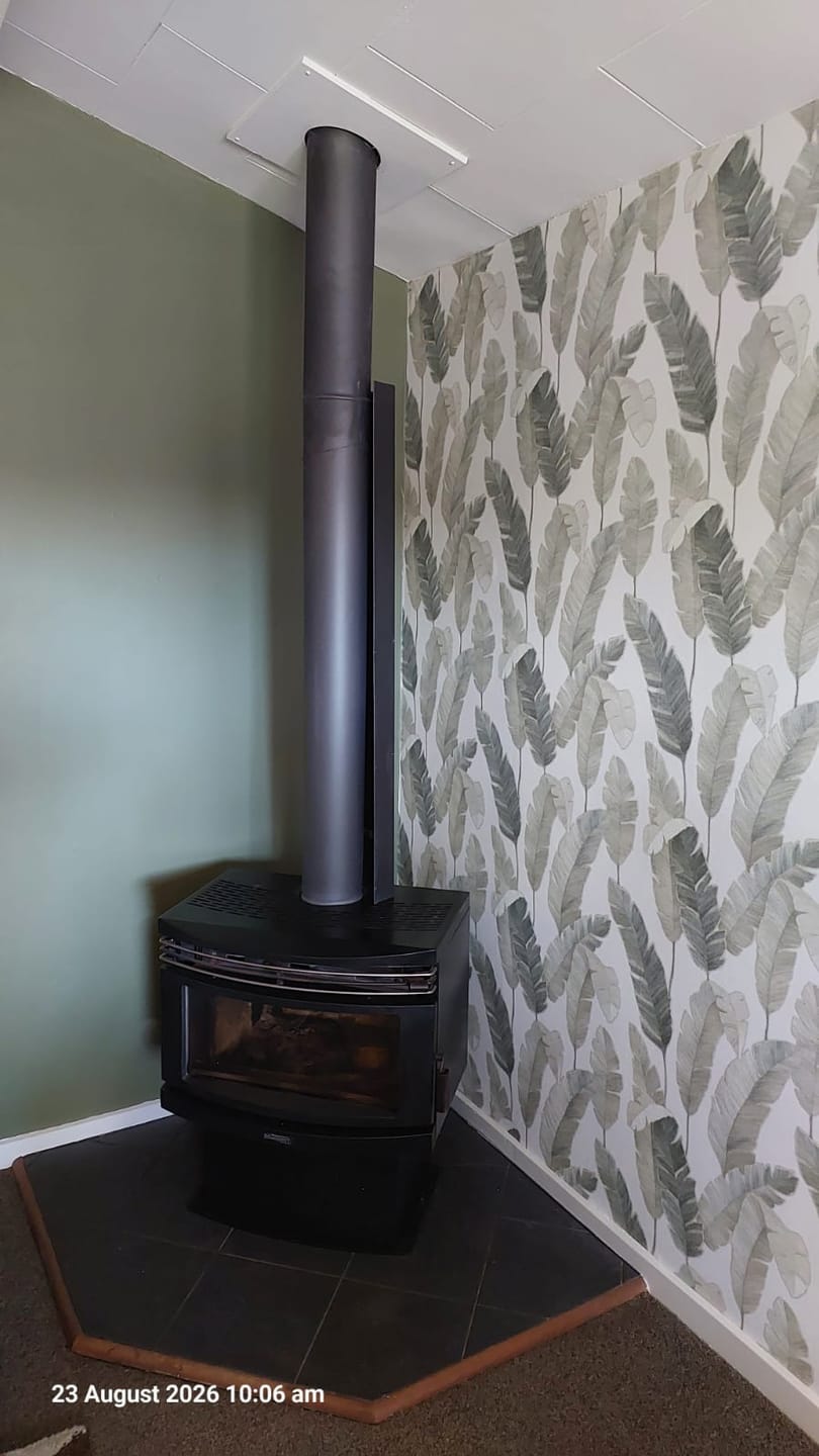 Customer photo review of Bali Fronds Vinyl Wallpaper - Green