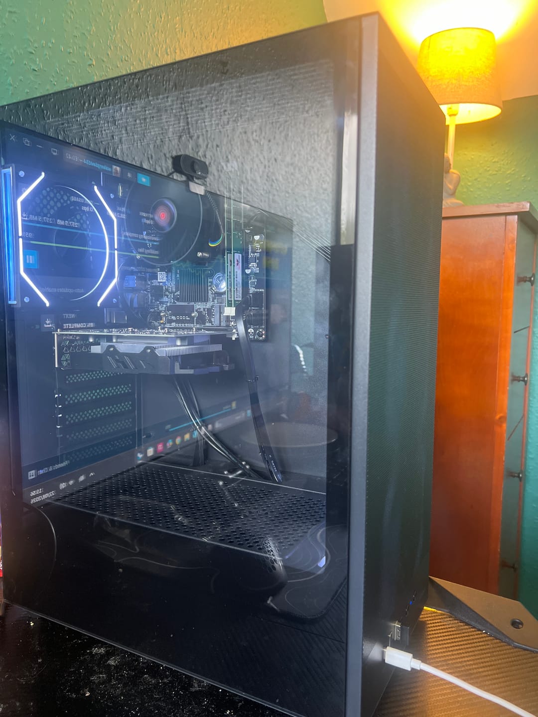 Customer photo review of TITAN 4 - i5 3rd 16GB AMD RX550 4GB