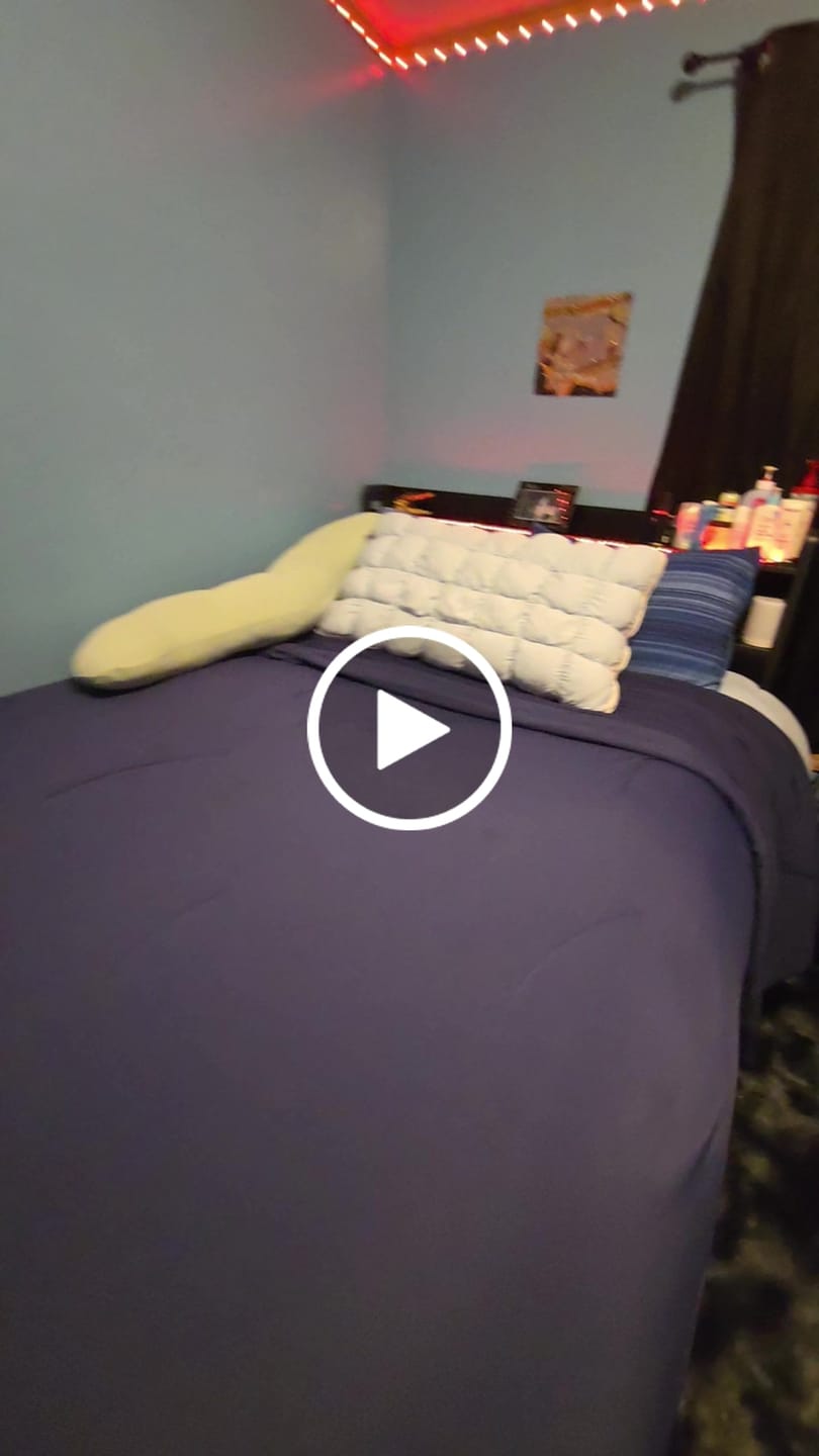 Customer video review of CloudCool™ Cooling Comforter