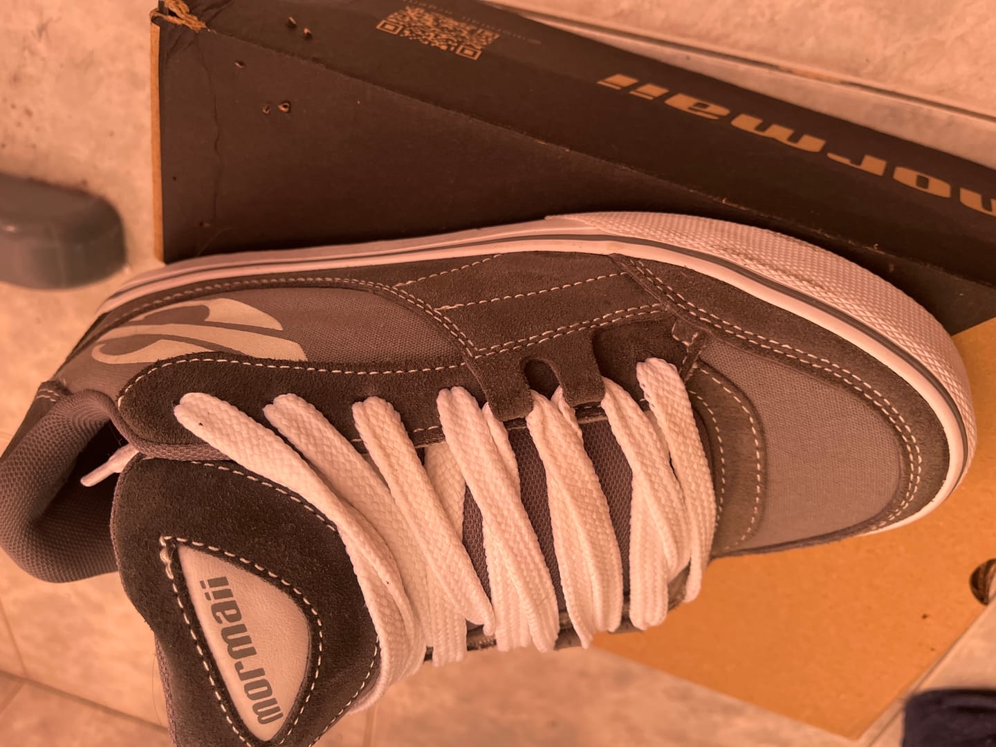 Customer photo review of Zapatillas Mormaii Klover Gris Blanco