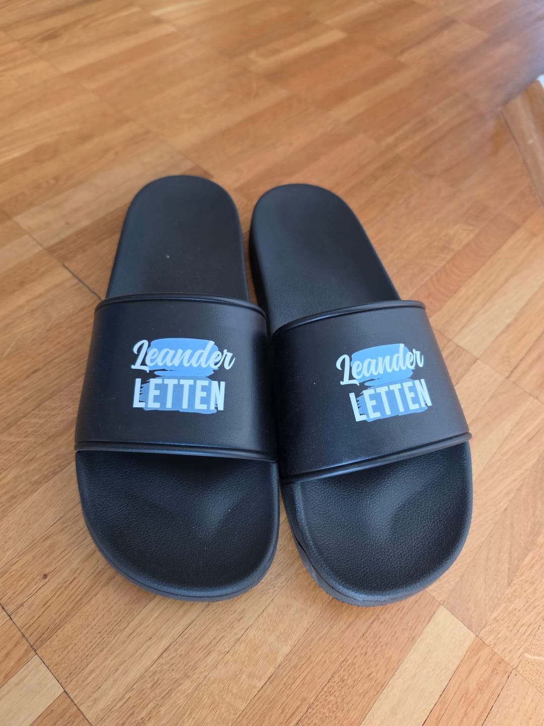 Customer photo review of Deine Letten - Personalisierte Badeschlappen mit Name