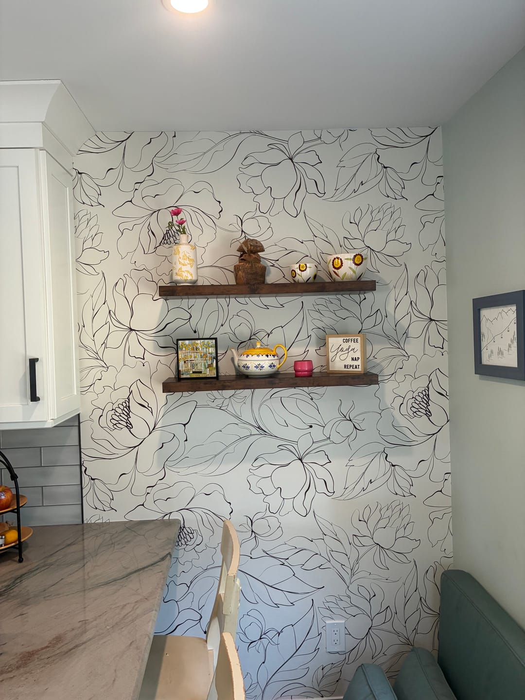 Customer photo review of Elizabeth Wallpaper