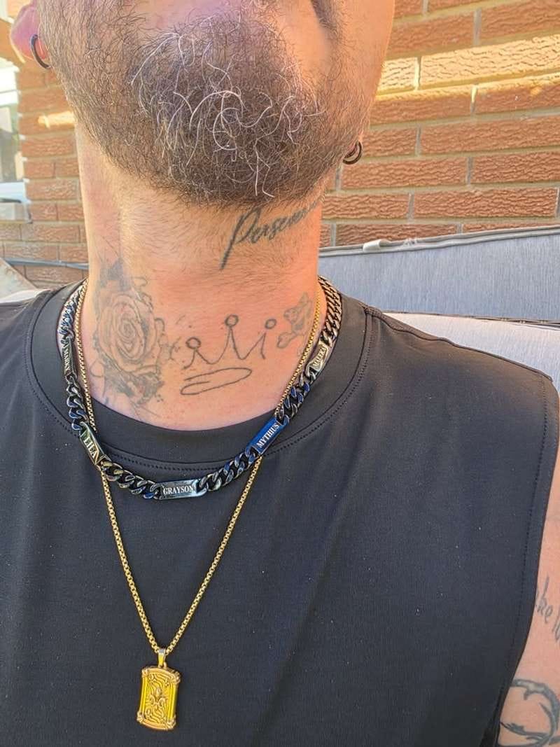 Customer photo review of Collar Cubano Personalizado Multinombre