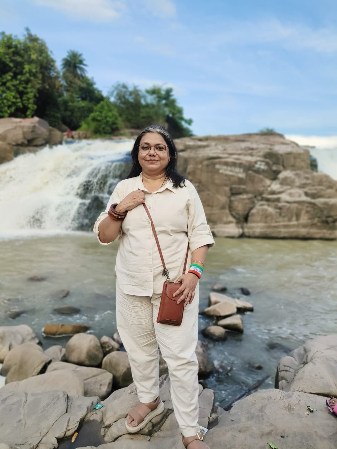 Customer photo review of Women Ecru Airy-Linen Shirt