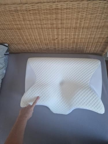 Customer photo review of EasySleep Ergonomic Pillow (Size: 37cm/14.5in | 62cm/24.4in)