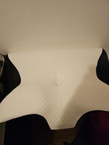 Customer photo review of EasySleep Ergonomic Pillow (Size: 37cm/14.5in | 62cm/24.4in)