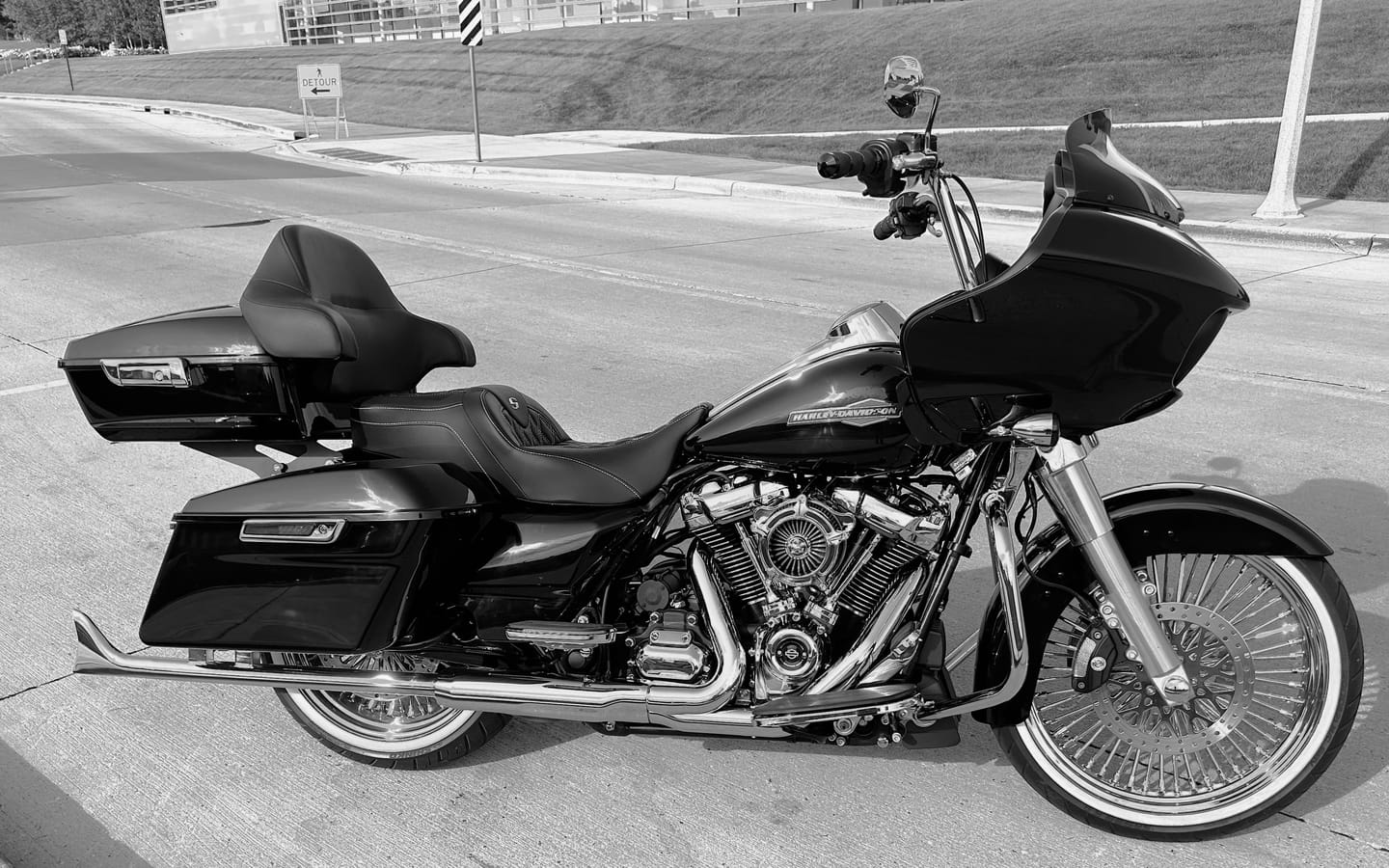 Customer photo review of Detachable Chopped Tour Trunk Kit for 2014-2026 Touring Models