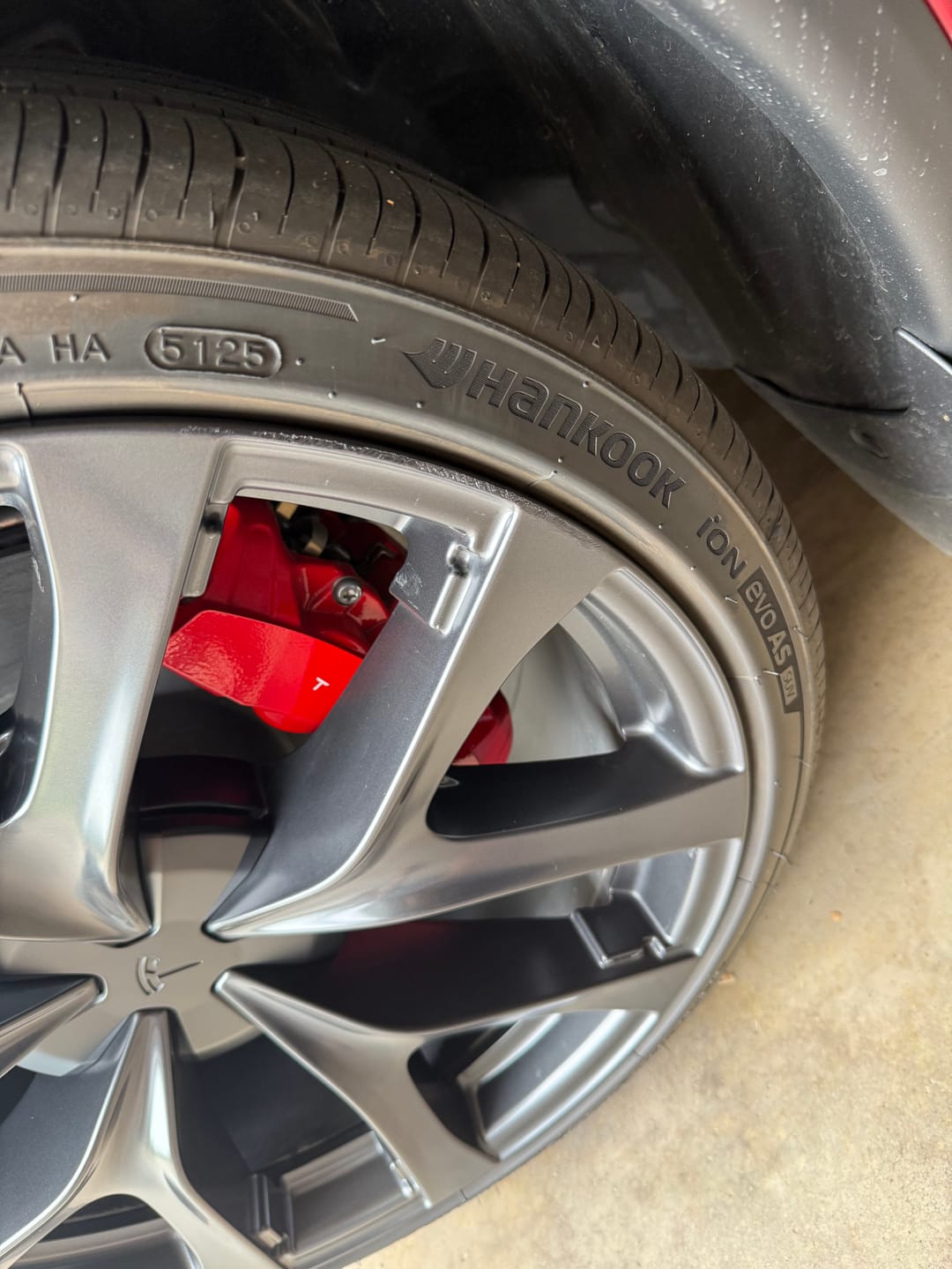 Customer photo review of Tesla Wheel Curb Rash Repair Kit for Model Y 21-inch Grey Arachnid 2.0 Performance Rims with Color-matched Touch-Up Paint